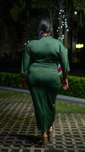 Load image into Gallery viewer, CHICA VENETIAN RUCHED DRESS || HUNTER GREEN

