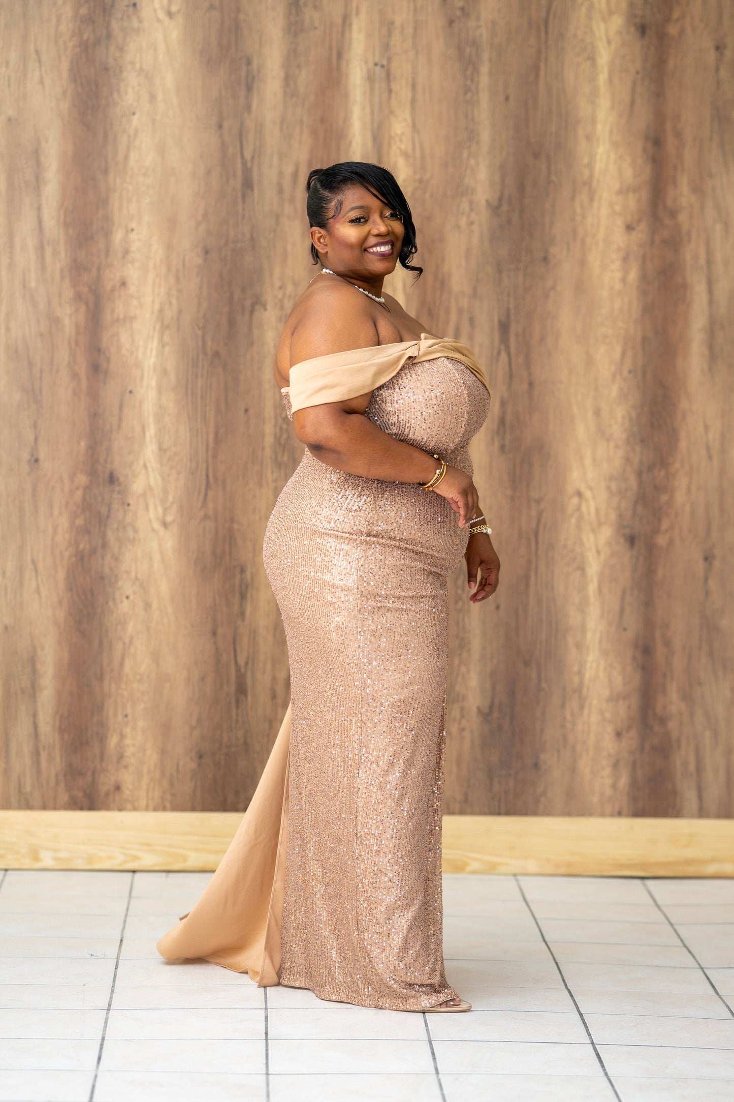Champagne Kisses Sequin Gown || Gold