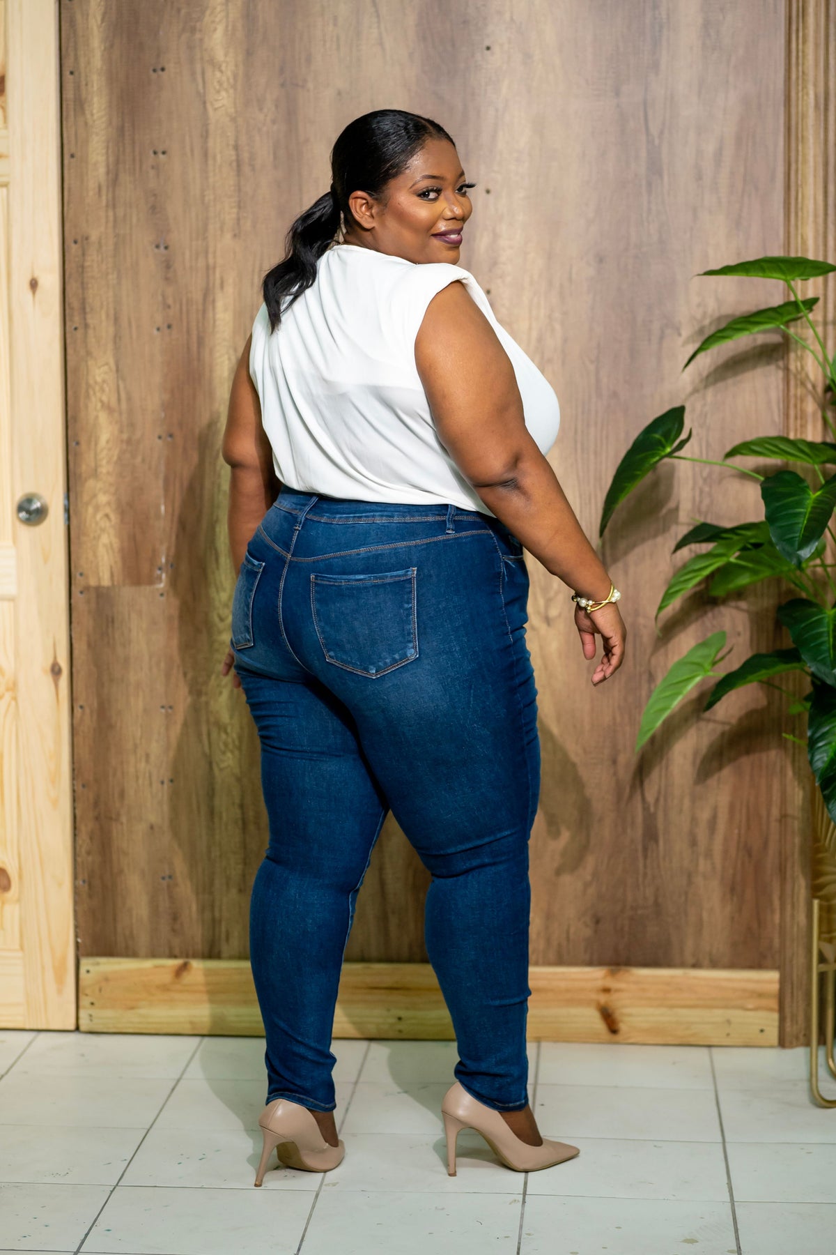 Prepped Light Distressed Jeans || Dark Indigo