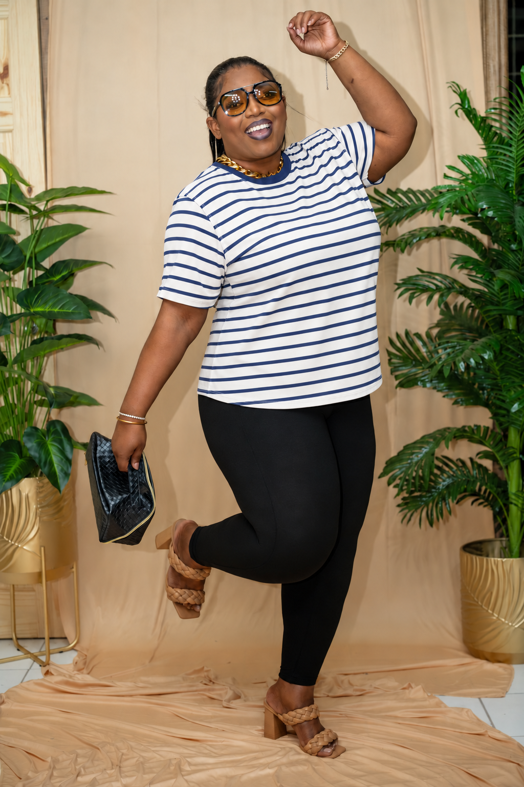 Tayzia Crew Neck Strip Top || Navy & White
