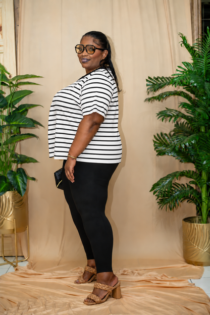 Tayzia Crew Neck Strip Top || Black & White
