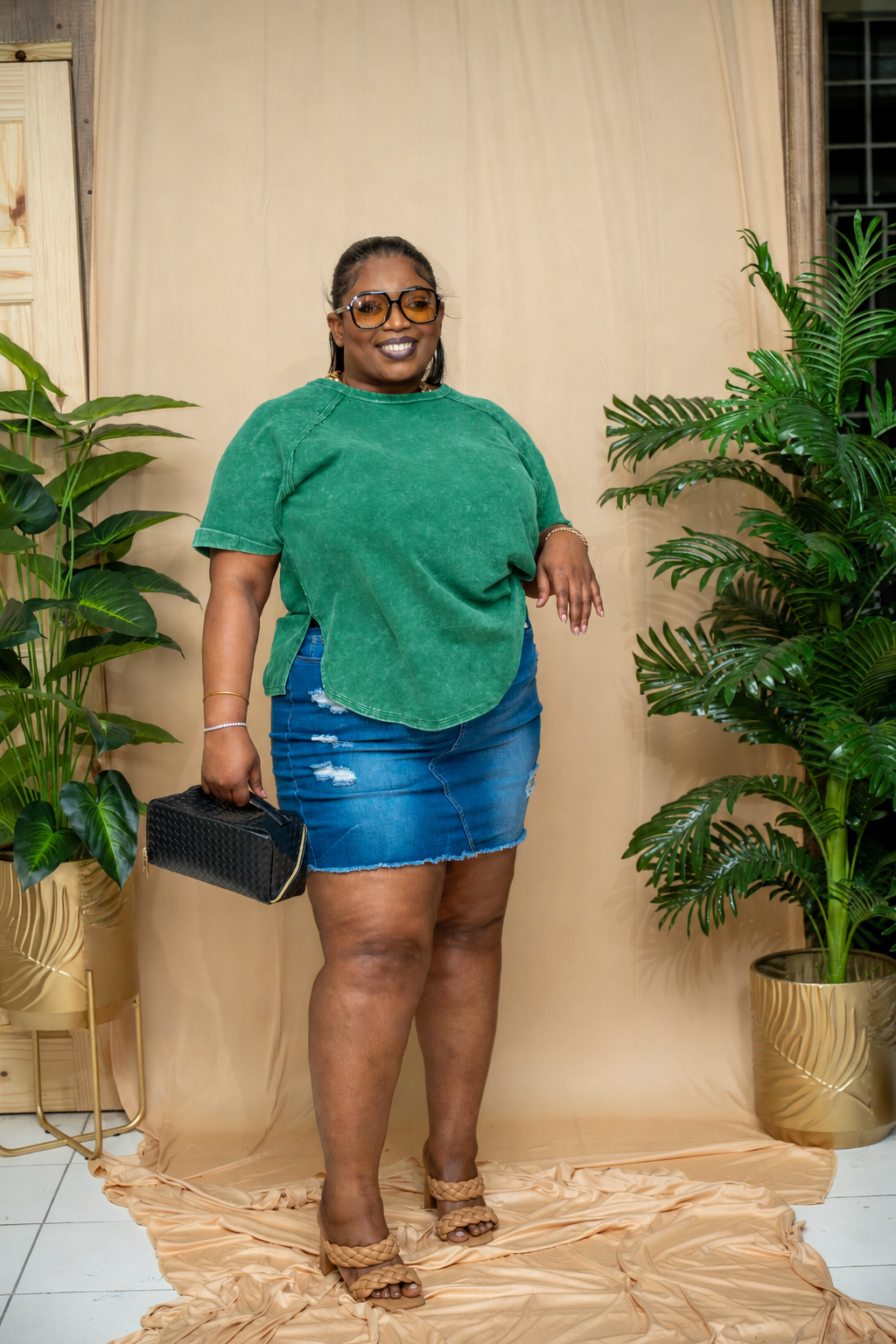 Frenchie Curved Hem Top || Forest Green