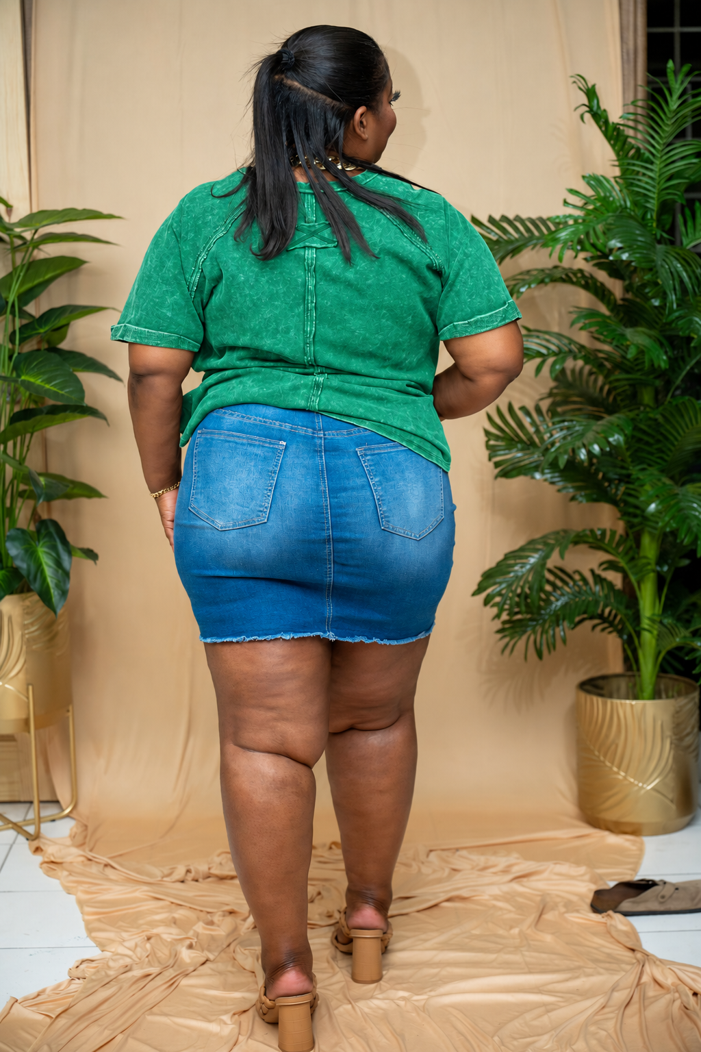 Frenchie Curved Hem Top || Forest Green