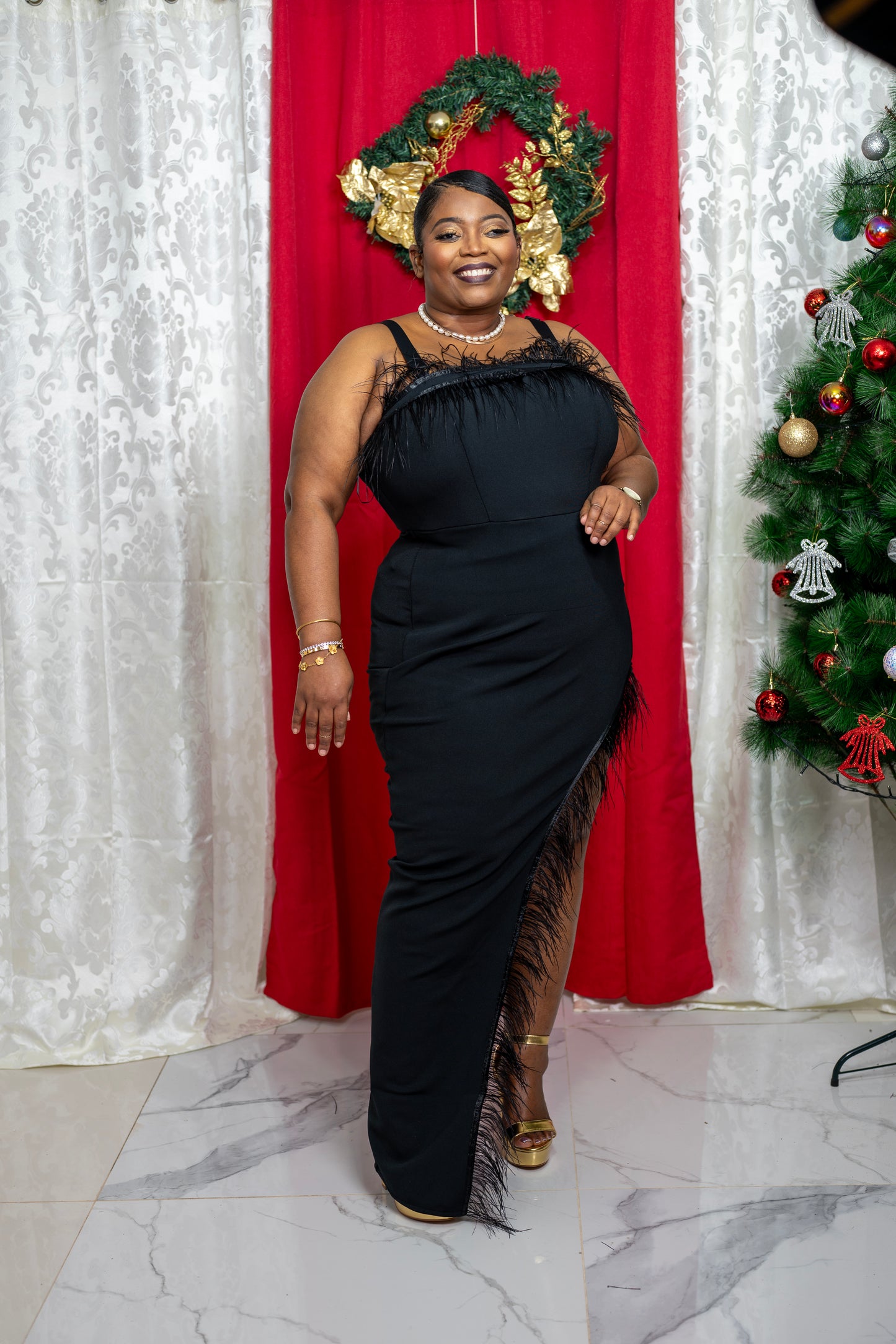 Halo Feather Midi Dress || Black