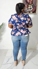 Load image into Gallery viewer, Floral Print Knit Top || Navy
