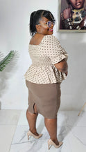 Load image into Gallery viewer, Peplum polka dot top || Mocha
